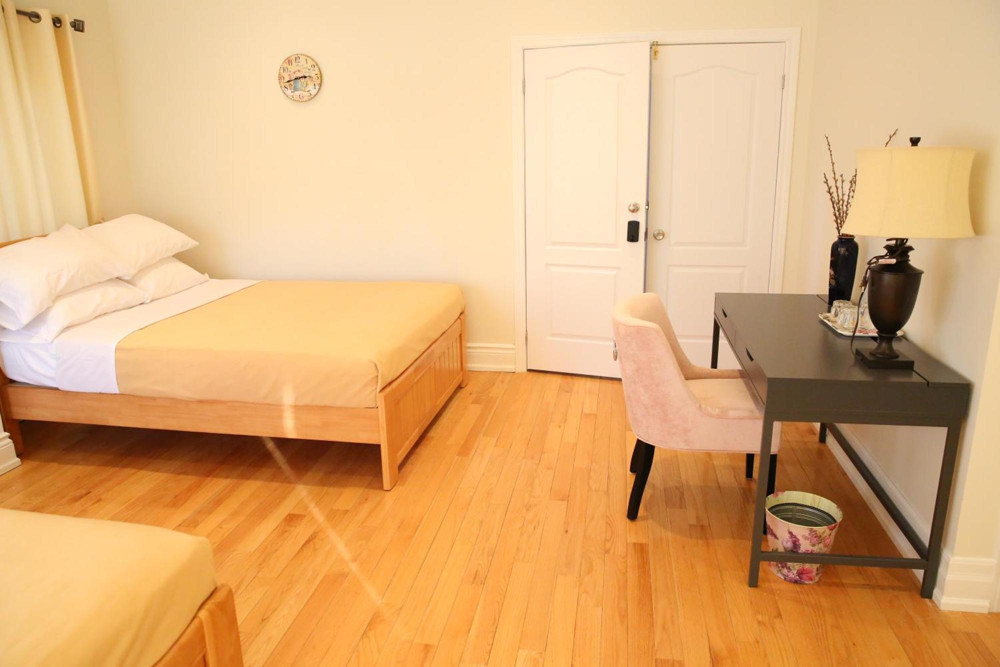 Bed and Breakfast Xiao Wang Торонто Экстерьер фото
